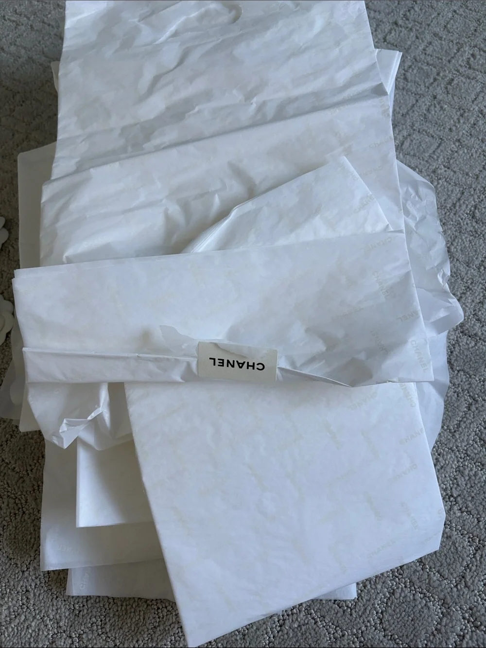 CHANEL 4 White Ribbons, 4 Camellia Flowers & 21 Tissue Paper Packaging Pieces